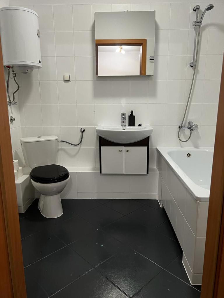 Delta Apart-House Wroclaw Ngoại thất bức ảnh