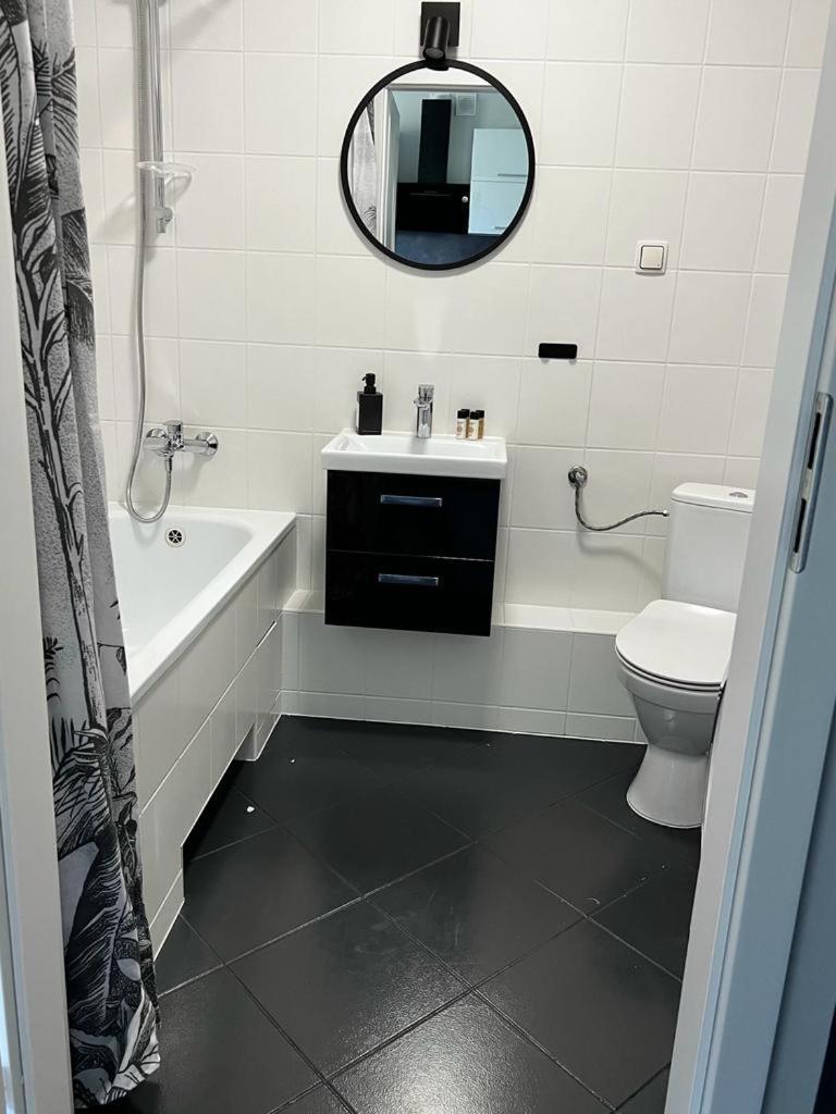 Delta Apart-House Wroclaw Ngoại thất bức ảnh